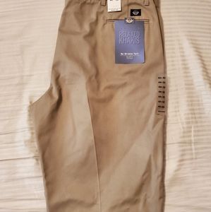DOCKER RELAXED KHAKIS